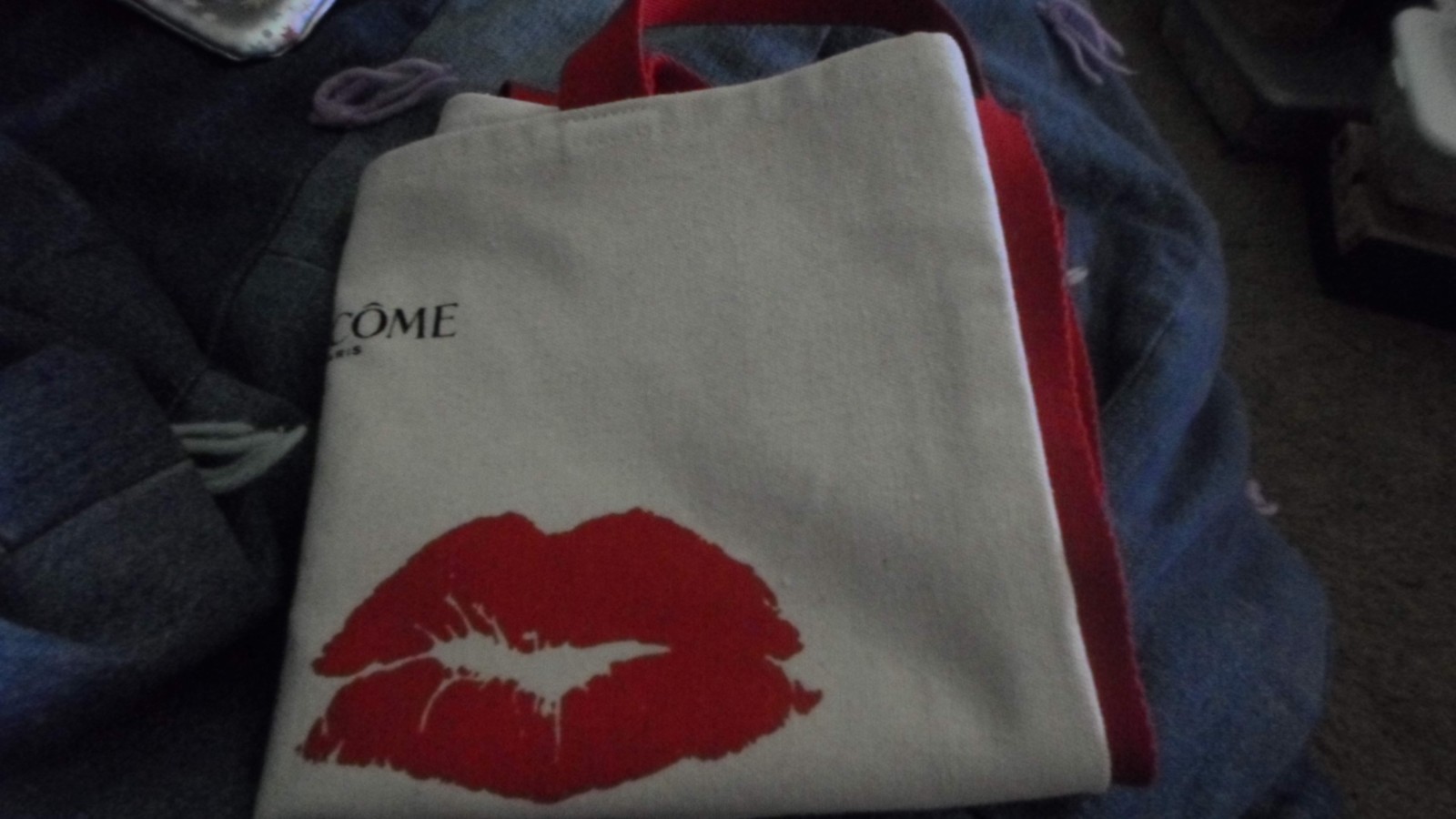 grocery bag-Fabric- LacomeParis-multicolor lips-red handles-15X15-China