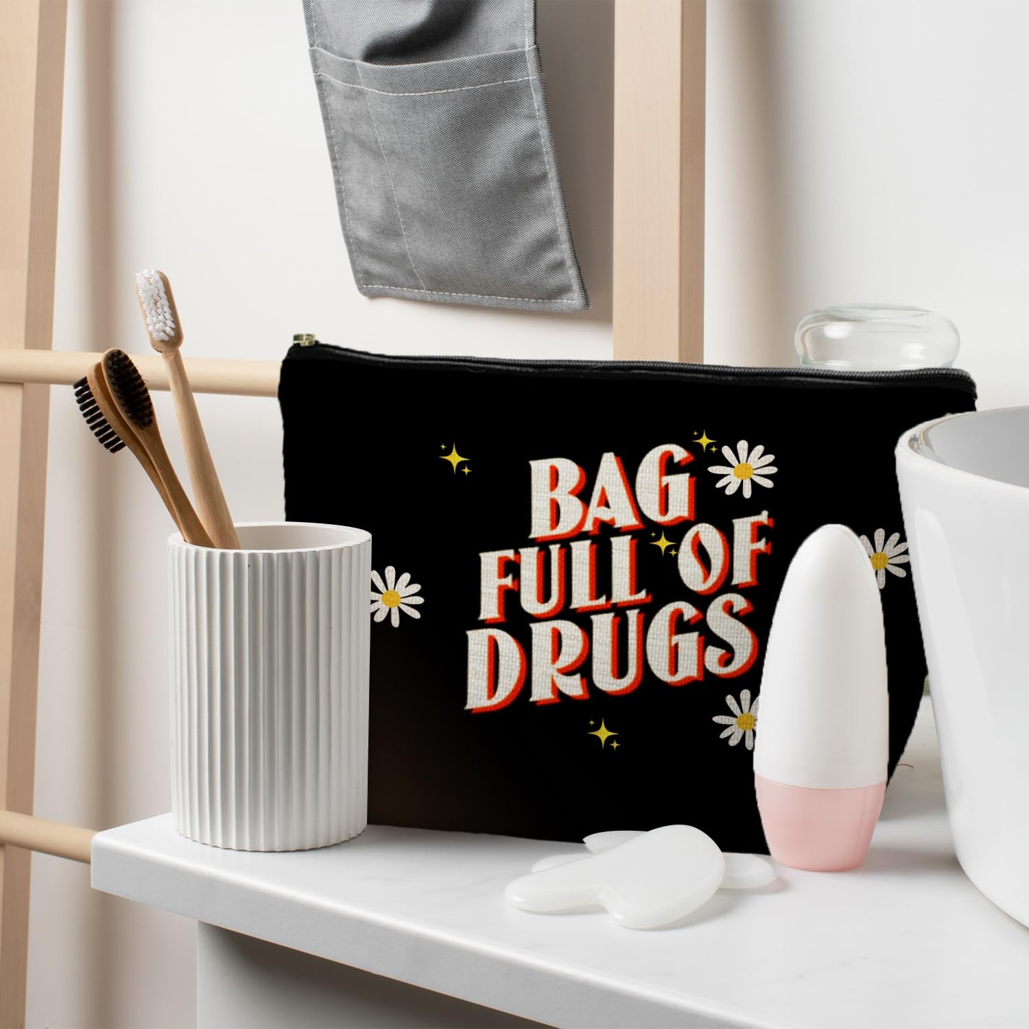 RYYCDOI Full of Drugs Funny Makeup Bag for Women, daisy – medicine bag