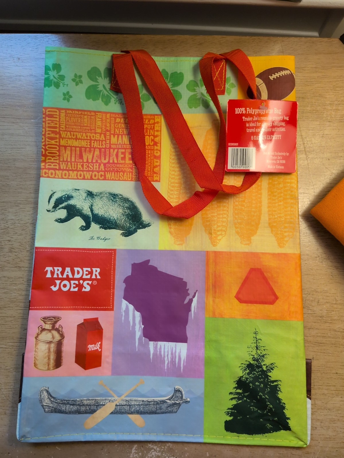 Trader Joe’s Wisconsin Reusable Grocery Bag 6 Gal. Tote New With Tags WI Badger