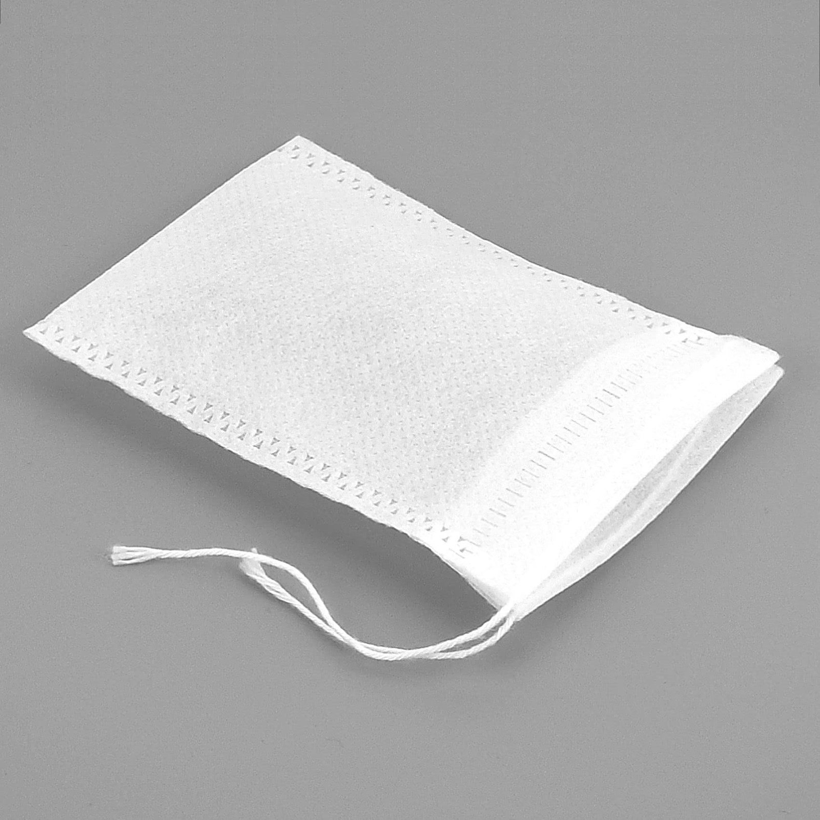 100 Pack Drawstring Bags, Disposable Small Mesh Bags 2.4 x 3.1 Inches, White