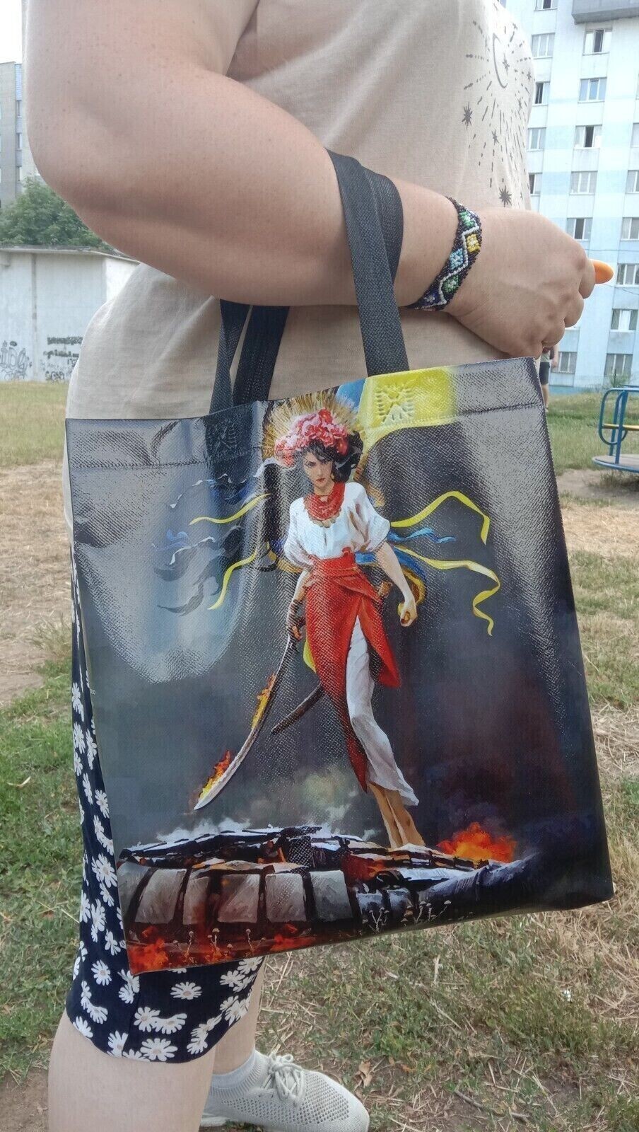 Set new popular Shopping Bags with Handles Ukrainian theme 2022/2023 – 8 pcs.