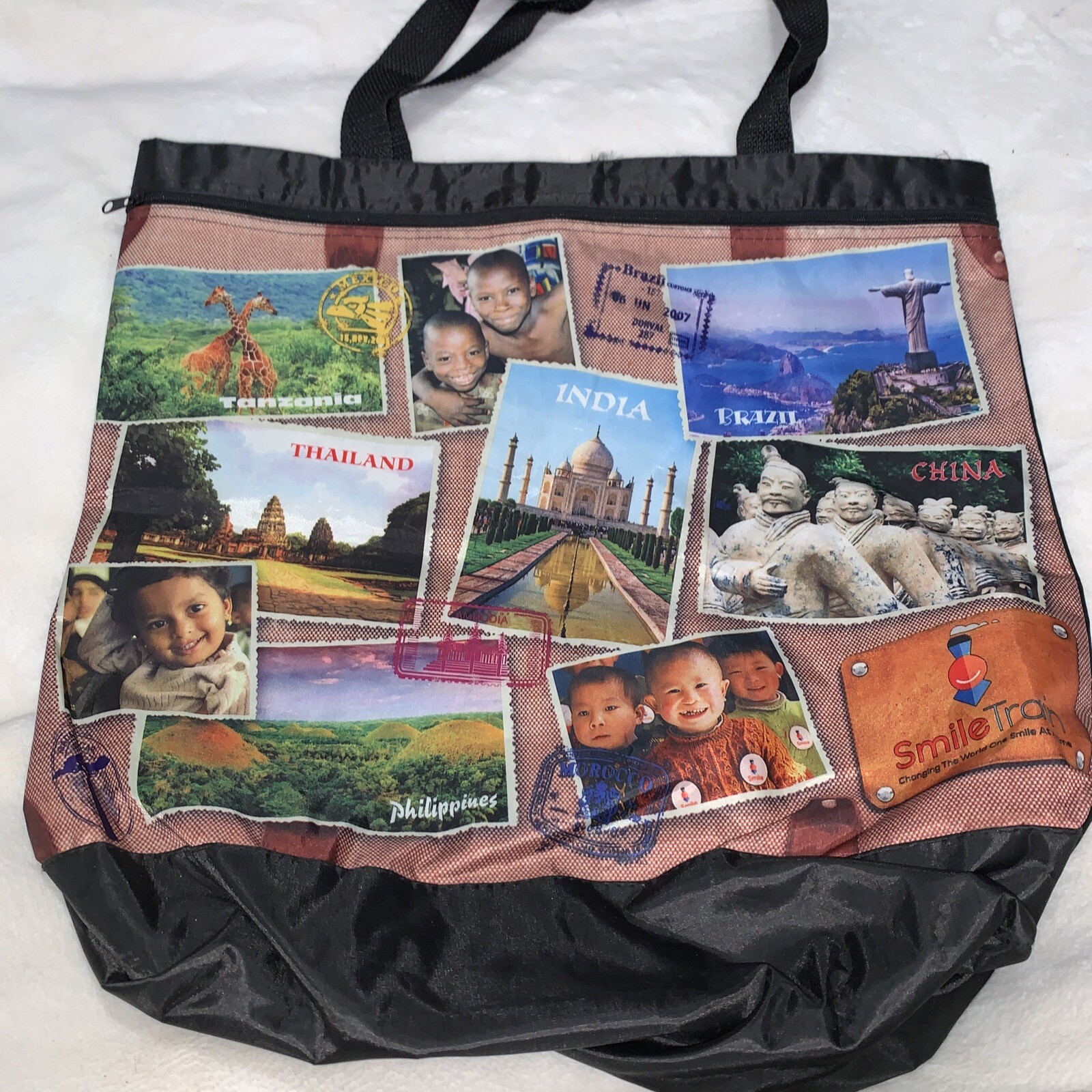 Heavy World Plastic Travel Bag w/Inside Closure, Outside Side Zipper Handles