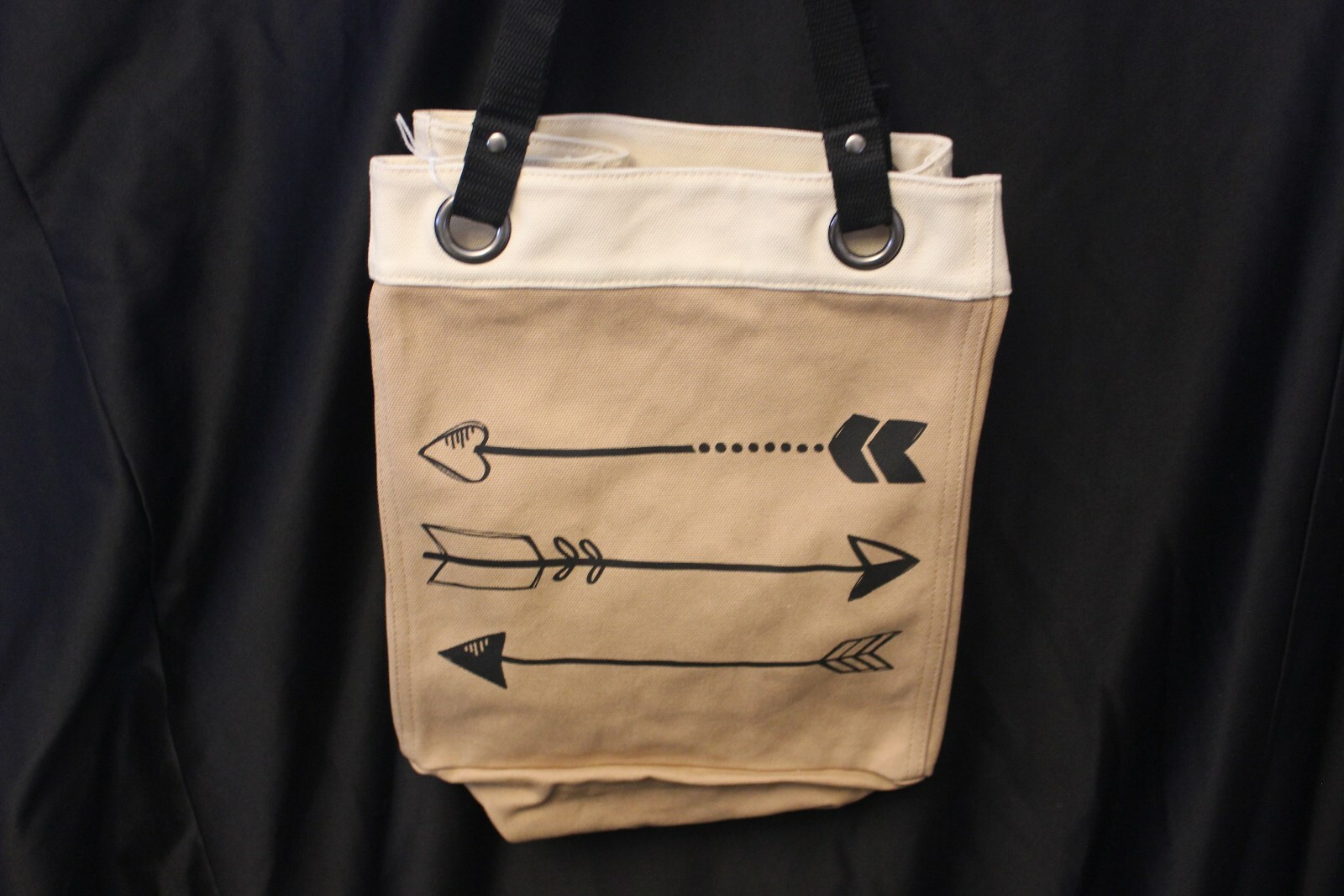 Thirty One *Retired* CANVAS STORAGE TOTE ~ARROWS~ hard to find/rare New!