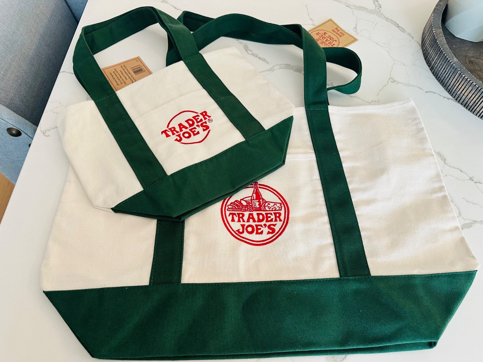 Trader Joe’s 💐GREEN 💐Reusable Canvas Tote Bags Set of 2 New With TAG!