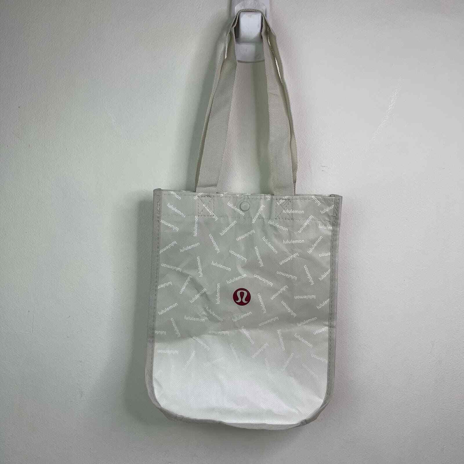 LULULEMON — Reusable Small Tote Gift Bag Logo Print Holiday 2022 Silver Gradient