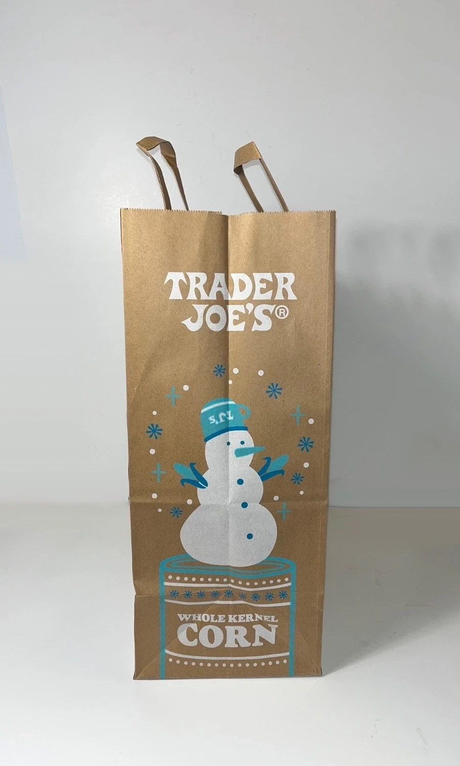 22 TRADER JOE’S BROWN PAPER GROCERY SHOPPING BAGS Size 20″ Winter Time Christmas