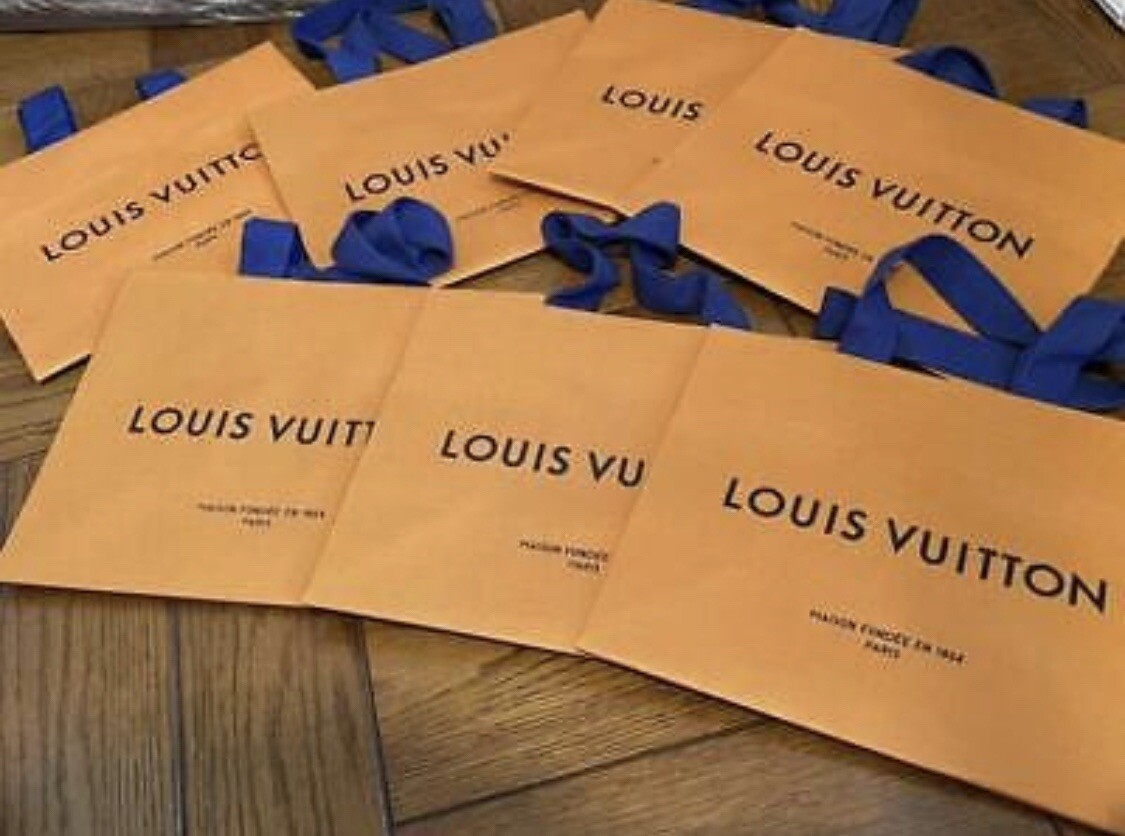 Louis Vuitton/ Gucci/ Giuseppe Zanotti Shopping Bags And Boxes