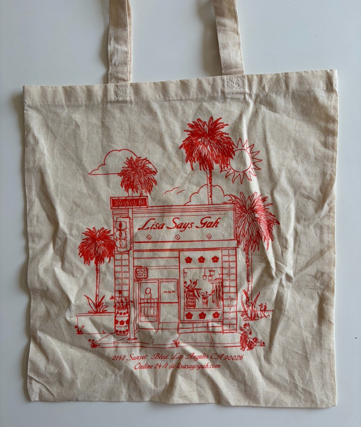 Lisa Says Gah Beige Tote Bag Red Graphic Print 16x15in Width 6in