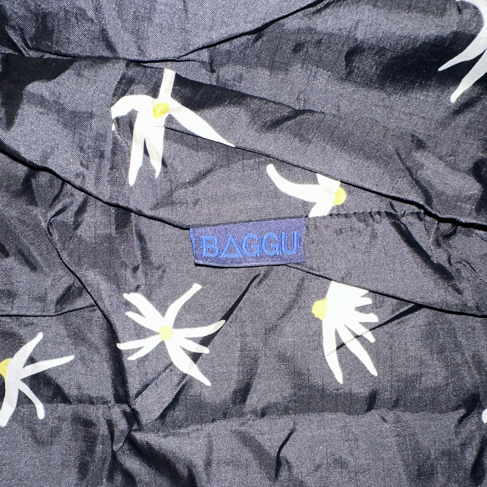 BAGGU Black Floral Wilted Daisy Print Nylon Reusable Bag RARE OUT OF PRINT