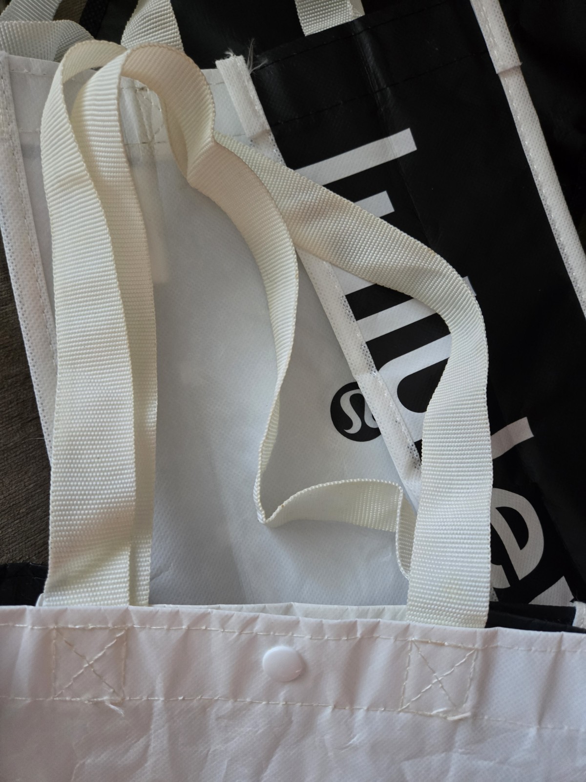 Large Lululemon Shopping Bag Lot Of 24 Small And Large Bags Assorted Colors
