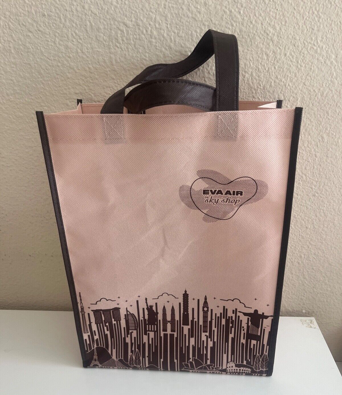 EVA AIRLINES SKY SHOP PINK REUSABLE SHOPPING GROCERY BAG 15 X 11 X 5 INCHES RARE