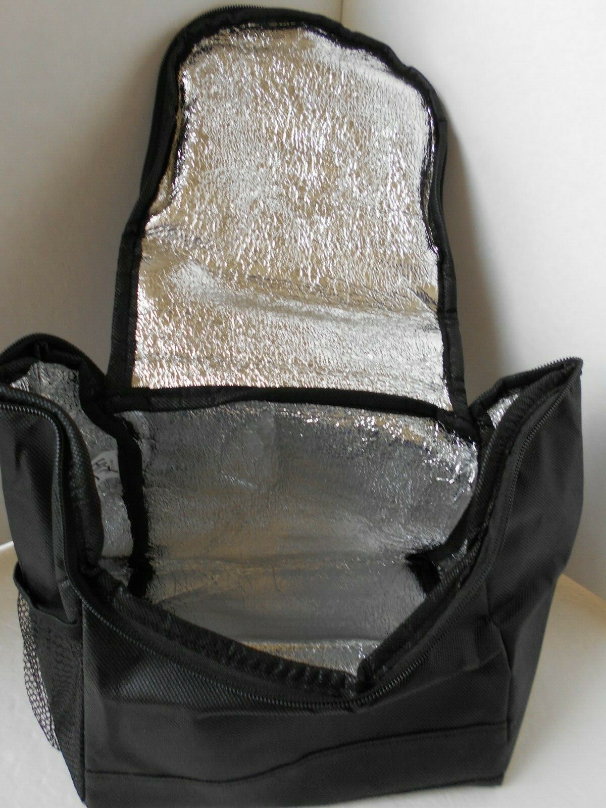 REUSABLE INSULATED LUNCH BAG 10″X8″X6.25″ BLACK W/ ZIPPER SIDE WATER POUCH NEW