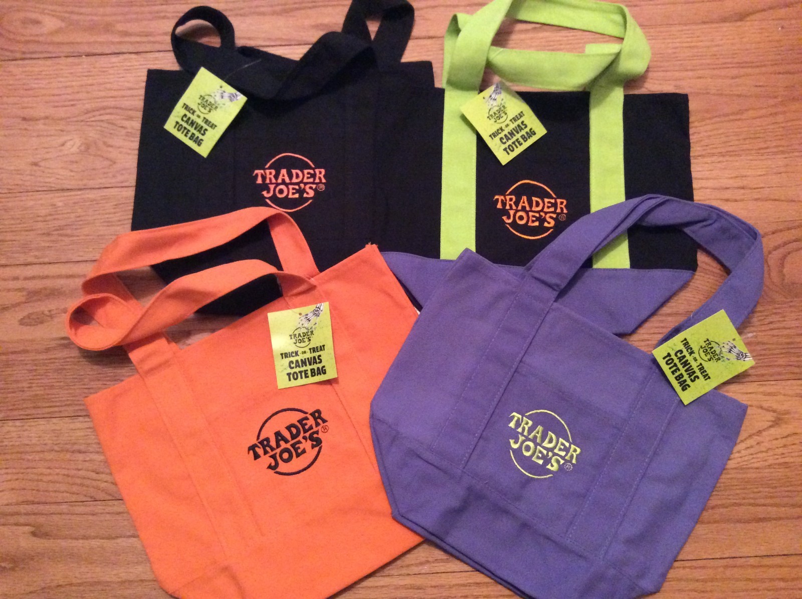 Trader Joe’s 2025 Halloween Trick or Treat Canvas Mini Tote Bag Set of 4 NEW!!
