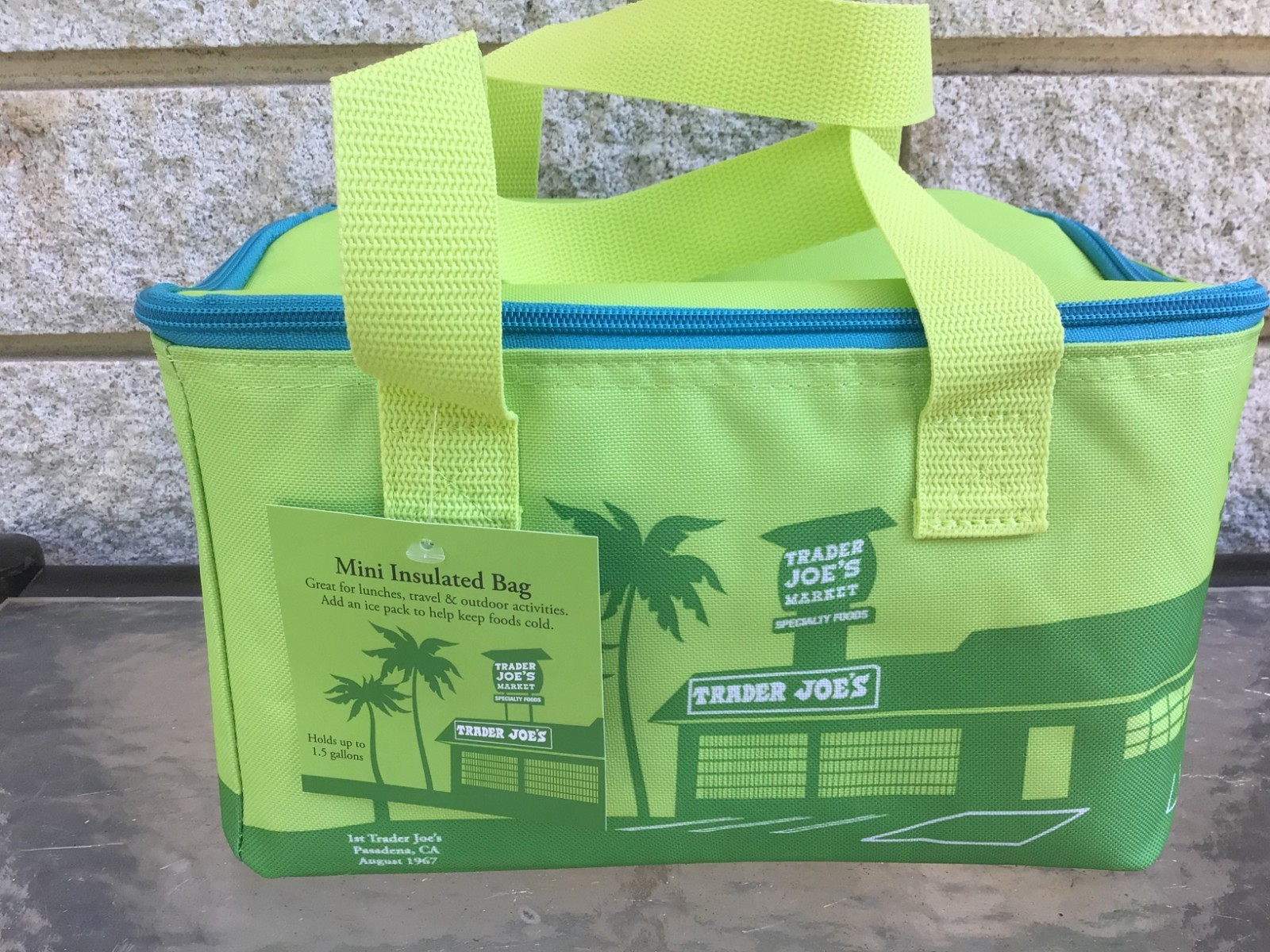 Trader Joe’s Mini Insulated Tote Bag LIME GREEN w/Blue Zipper NWT! New Release