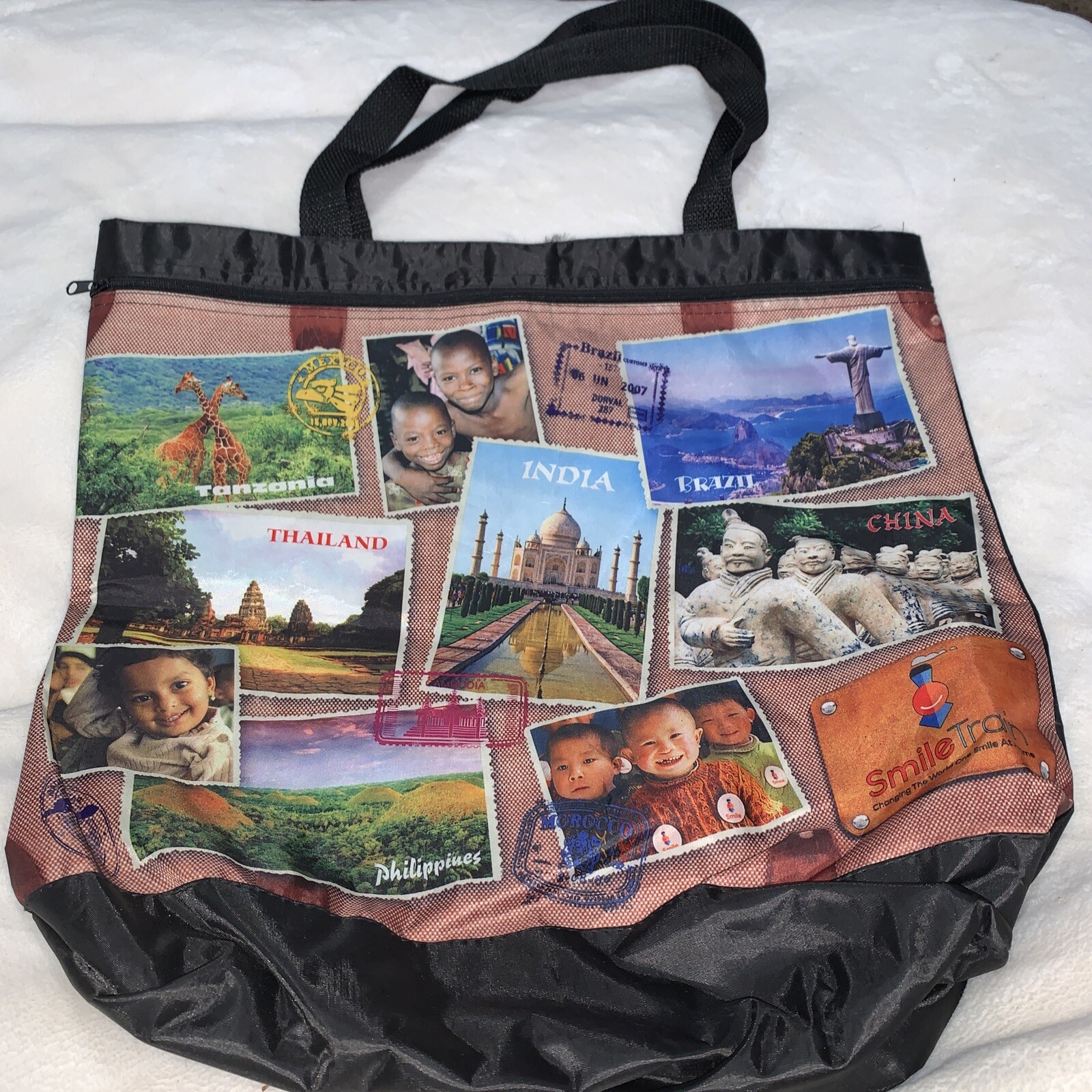 Heavy World Plastic Travel Bag w/Inside Closure, Outside Side Zipper Handles