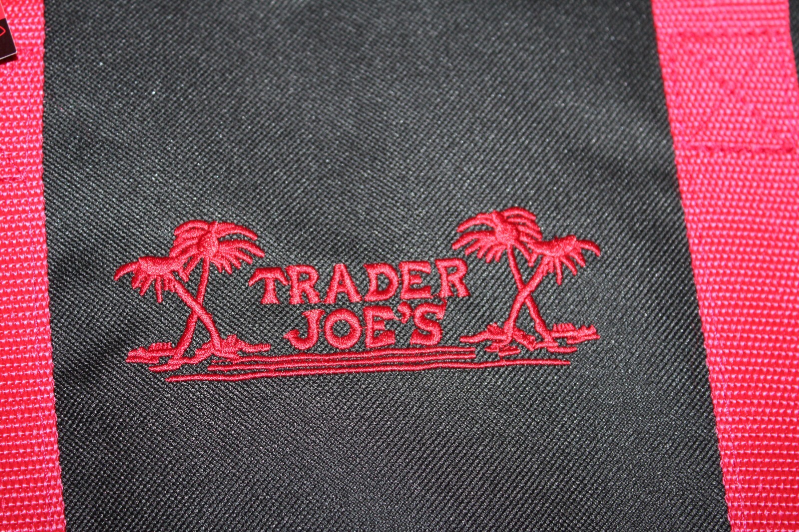 NWT Trader Joe’s Reusable Insulated Shopping Bag Black & Red 7 Gallons