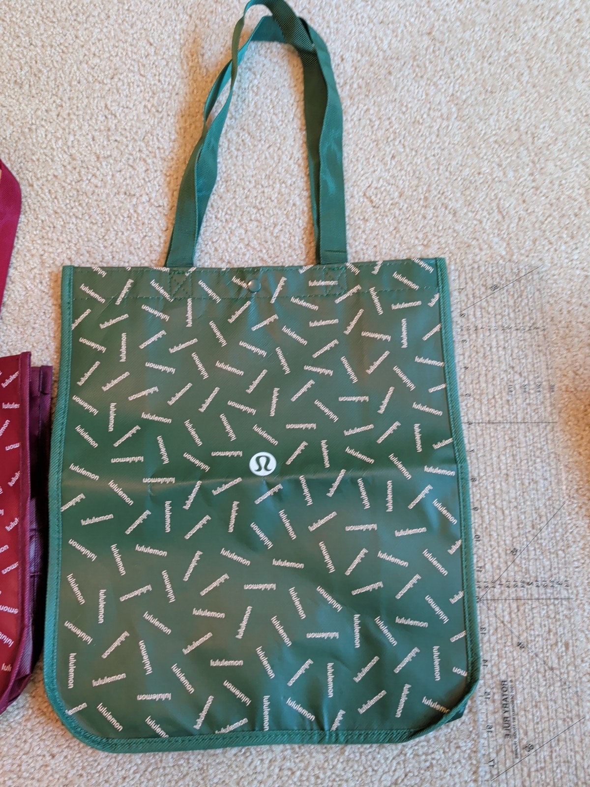 Lululemon – Small & Large Dark Red & Dk Green Monogram Shopping Bag SET Lot of 2