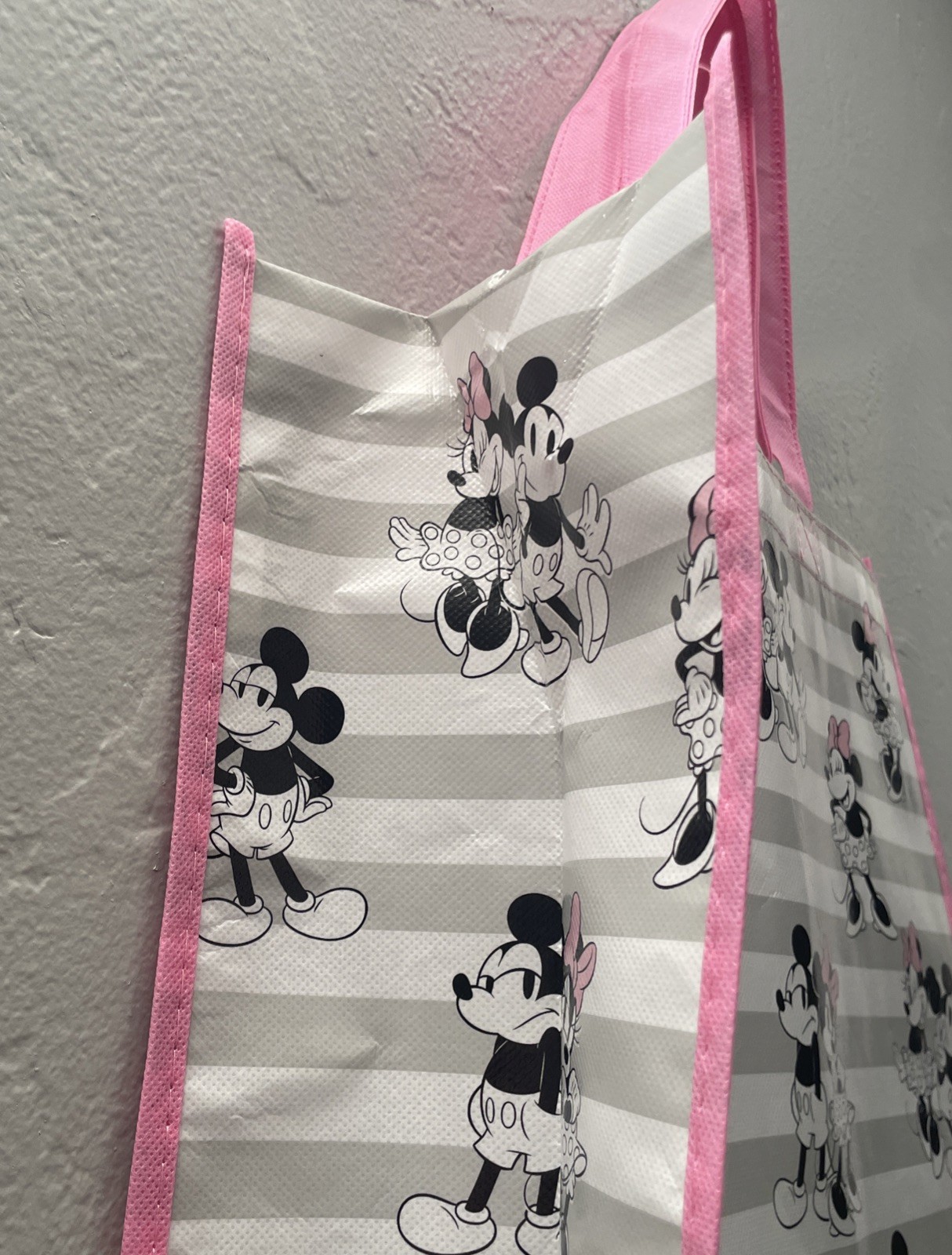 Disney’s Mickey/Minnie LG reusable tote bag white Black pink handles & Trim NWOT