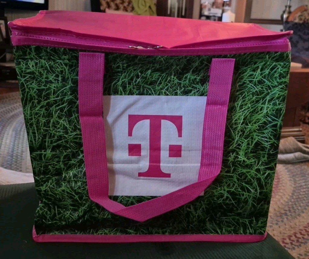 Reusable Insulated Cooler Shopping Bag Tote Zipper T-Mobile Pink Green Brand NEW