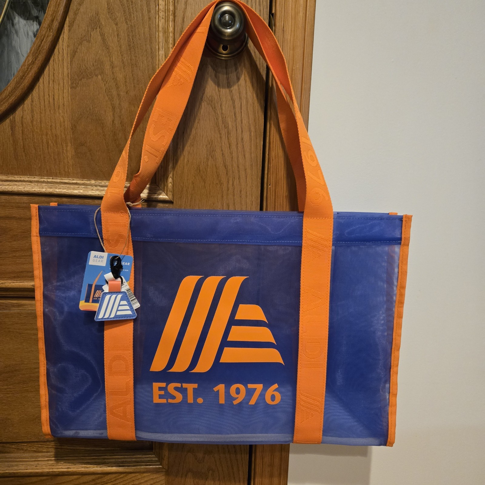 ALDI 50th Anniversary Mesh Tote Bag Blue With Orange Straps Quarter Keychain NEW