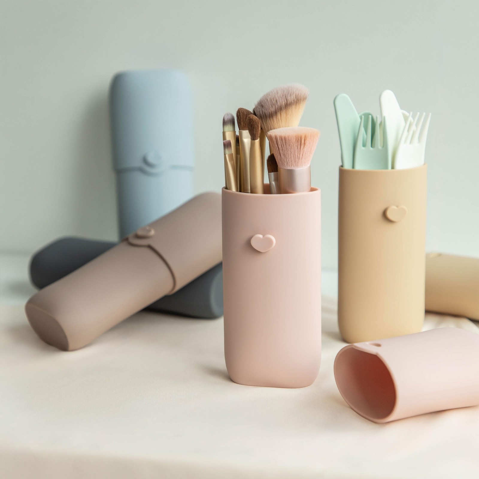 zoka Silicone Makeup Brush Holder, Travel Case, Warm Taupe