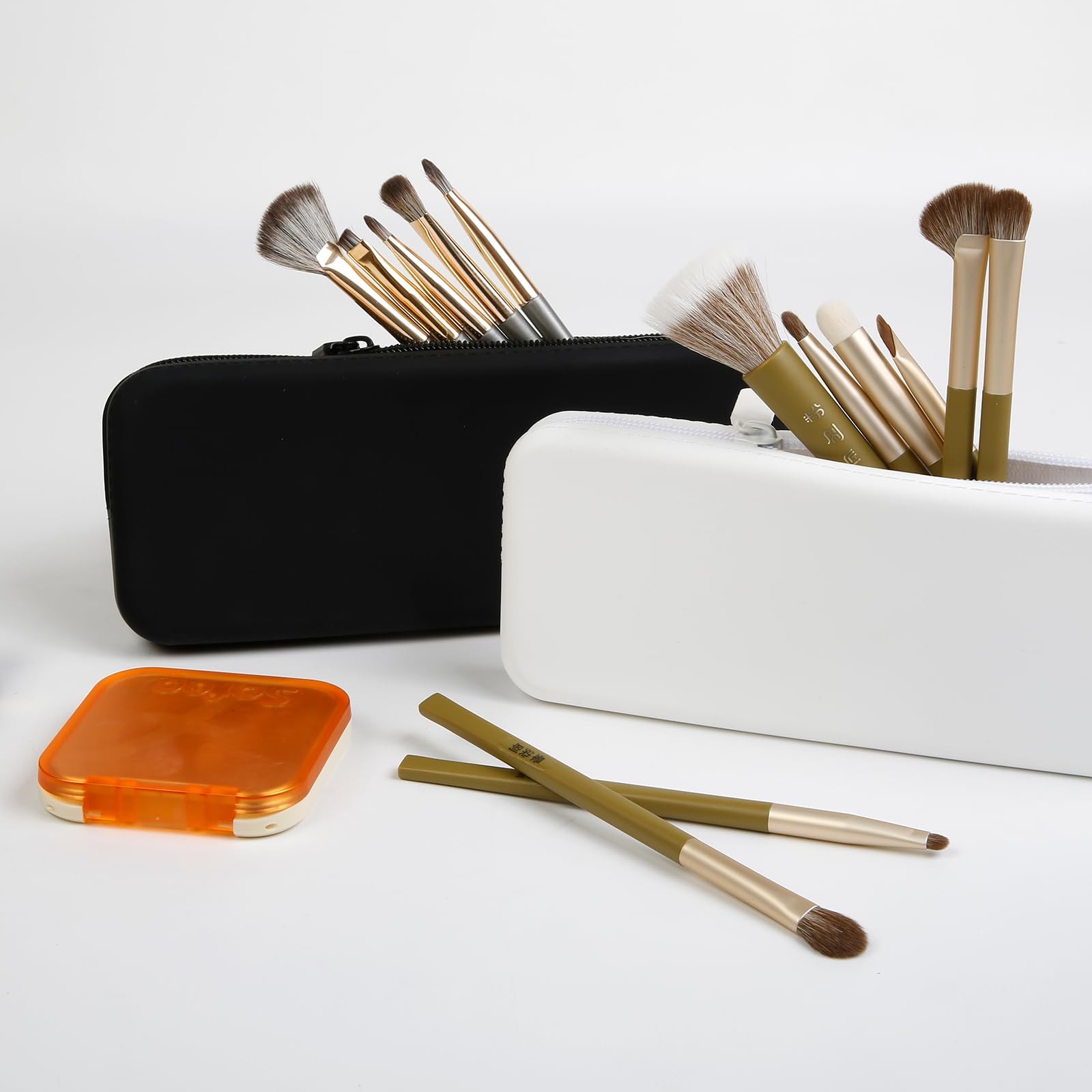 AIBFRID 2PCS Silicone Makeup Brush Bag Travel Zipper Black White