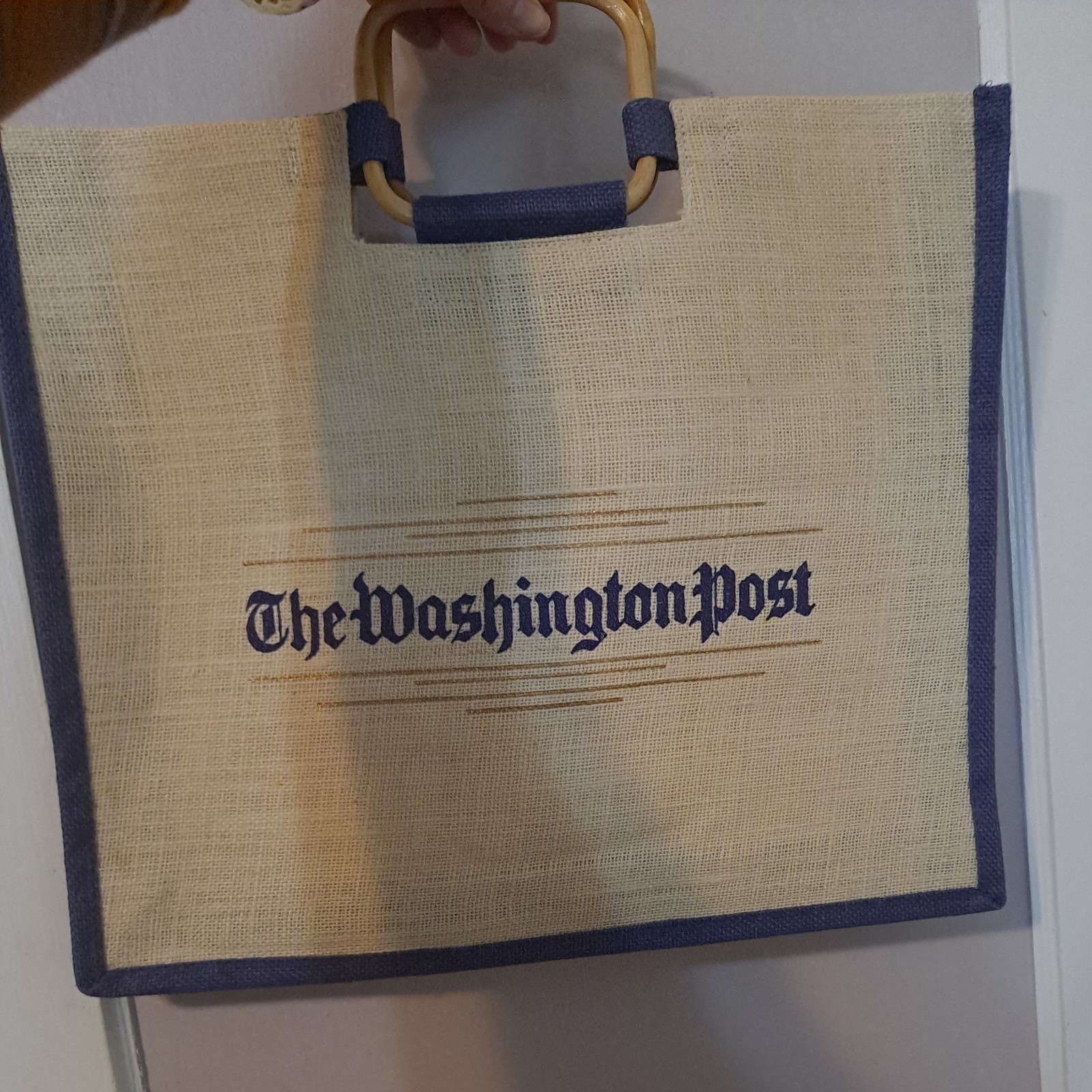 THE WASHINGTON POST REUSABLE SHOPPING BAG SQUARE BAMBOO HANDLES COATED BURLAP