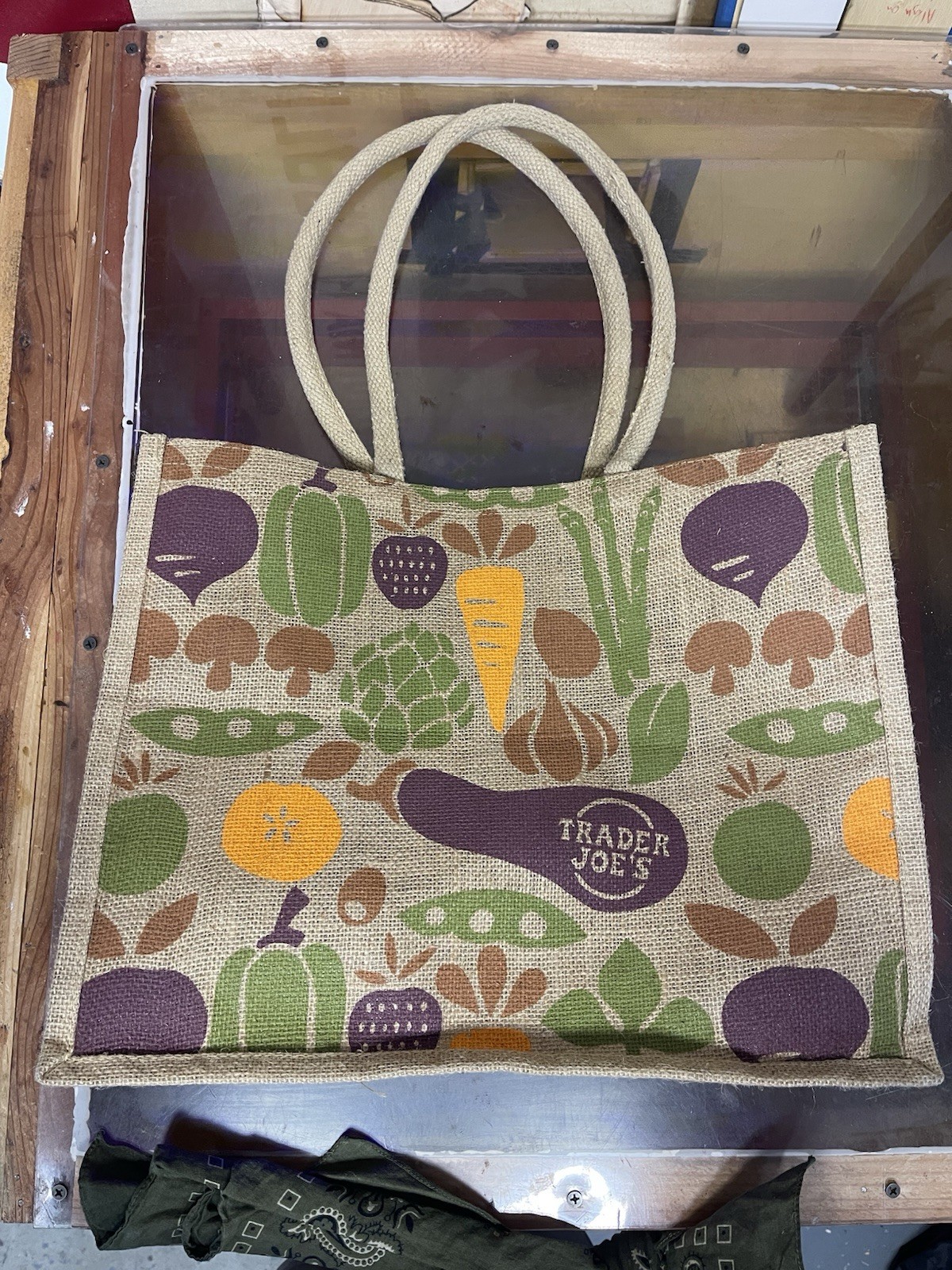 Trader Joe’s Jute Burlap Expand Tote Bag Vegetables Eggplant 17”x13”x8”
