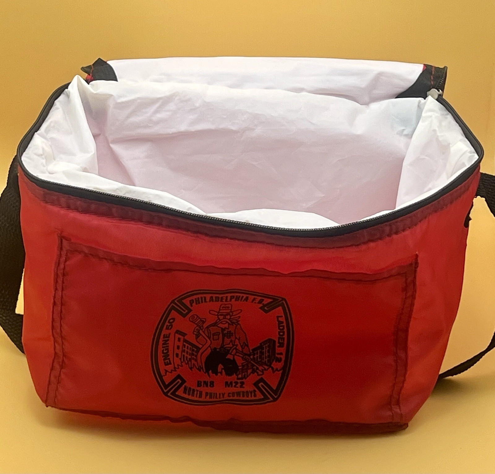LUNCH BAG RED INSULATED PHILA FD NORTH PHILLY COWBOYS ENGINE 50 LADDER 12 BN8M22