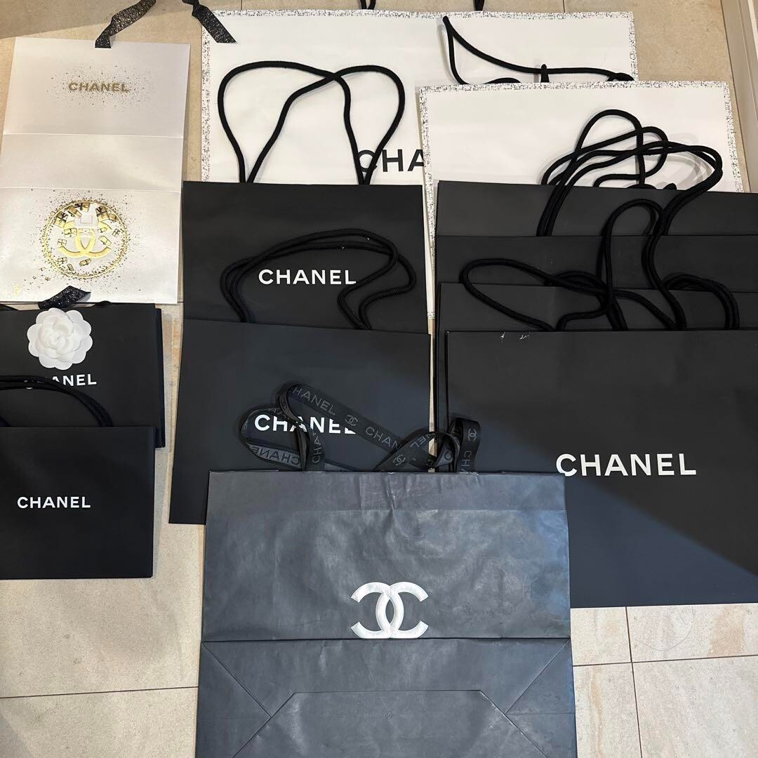 [Bulk Sale] Chanel Black & White Paper Gift Shopping Bags various size Authentic