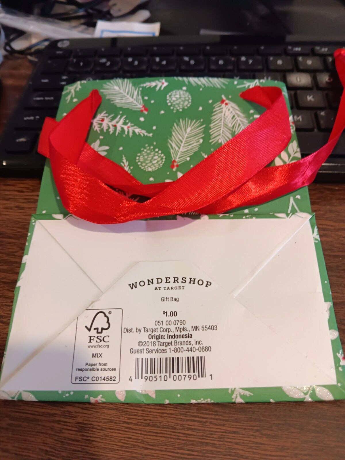 WONDERSHOP CHRISTMAS GREEN PLASTIC/PAPER GIFT BAG W/ HANDLES, 6″ x 5″ x 3″