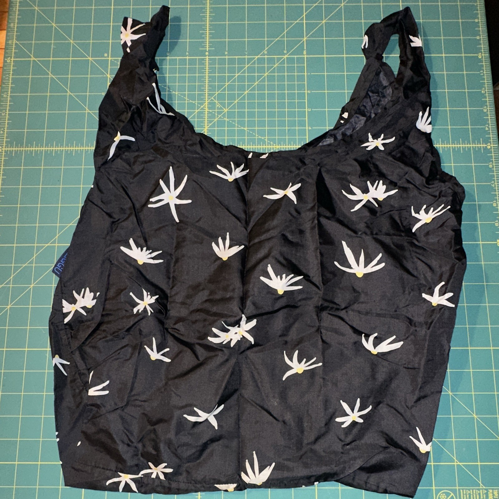 BAGGU Black Floral Wilted Daisy Print Nylon Reusable Bag RARE OUT OF PRINT