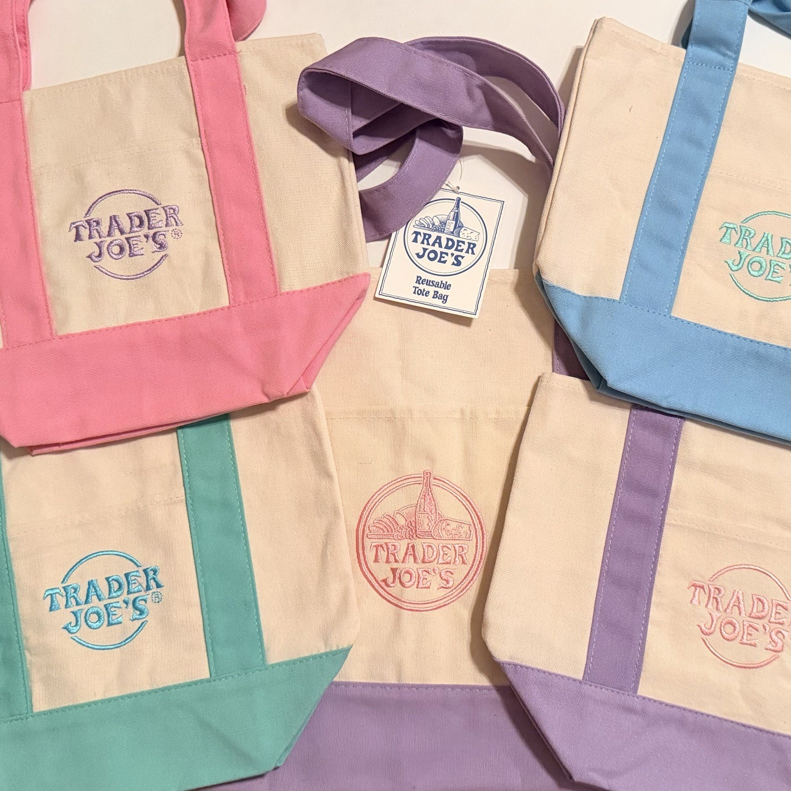 New Trader Joe’s Canvas Tote Bag Set 4 Mini Pastels & 1 Large Lavender Tote NWT