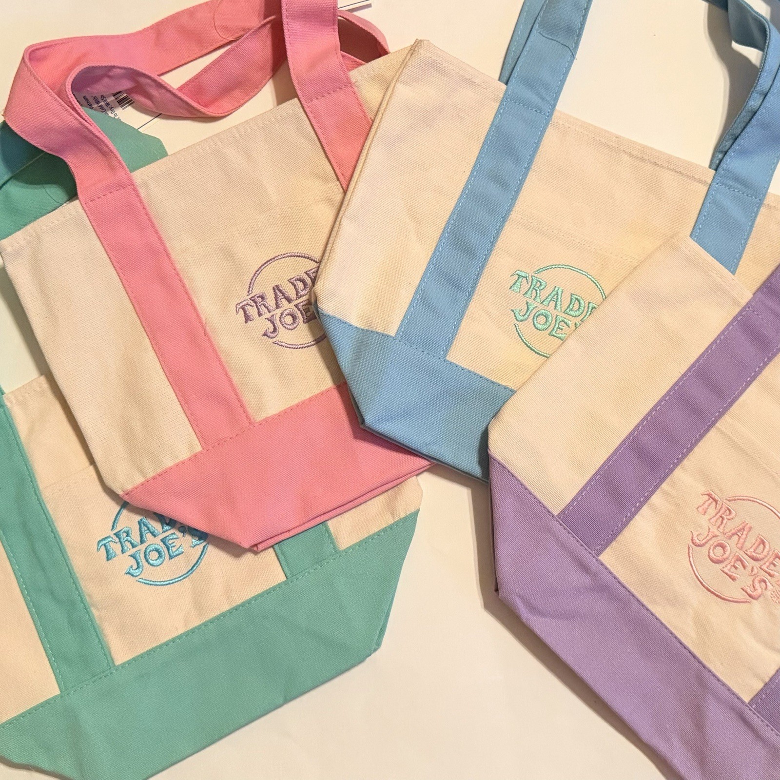 New Trader Joe’s Canvas Tote Bag Set 4 Mini Pastels & 1 Large Lavender Tote NWT