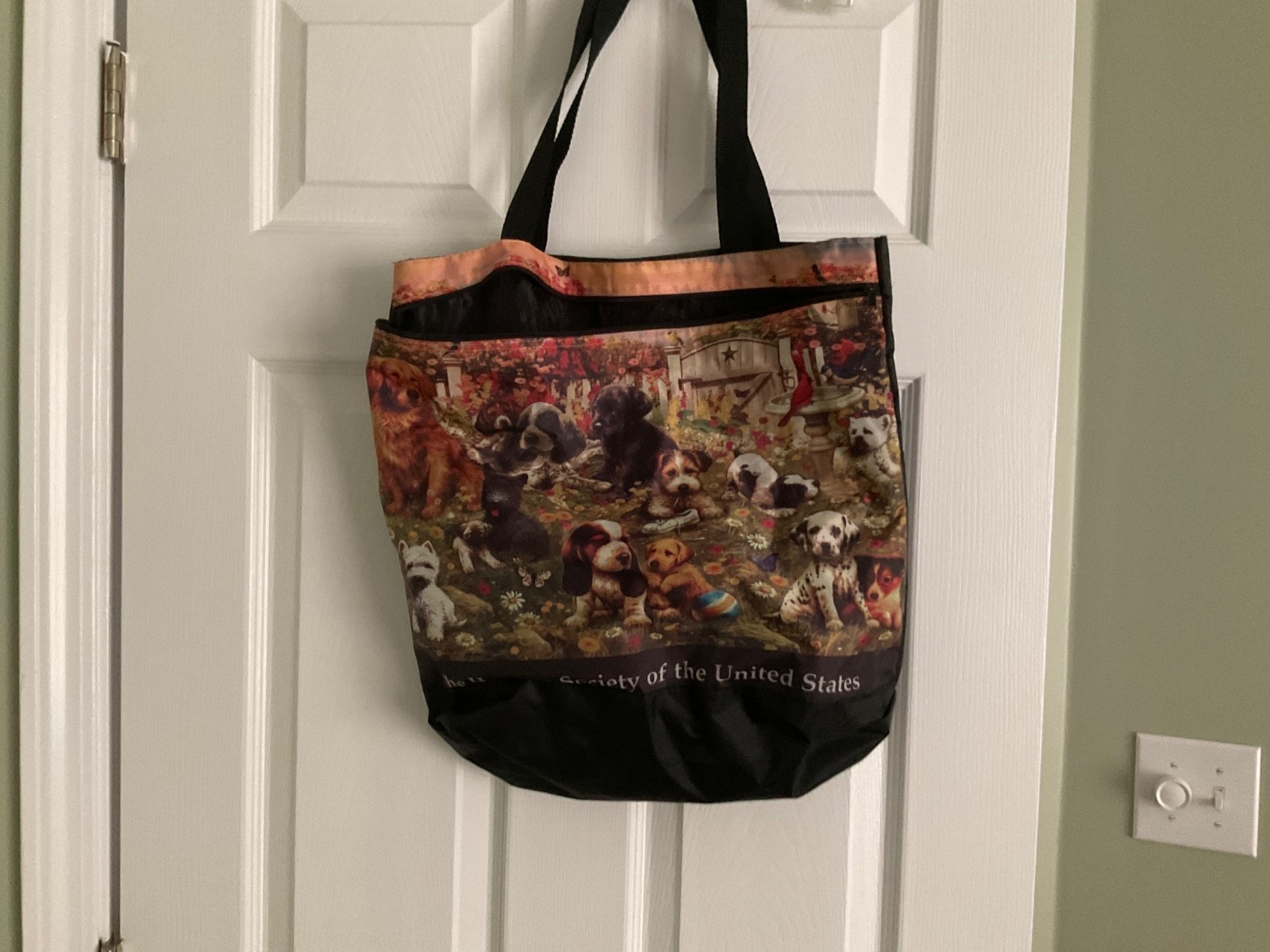 The Humane Society Member Tote With Puppy Dogs In Yard Shoulder Bag 17″x16”