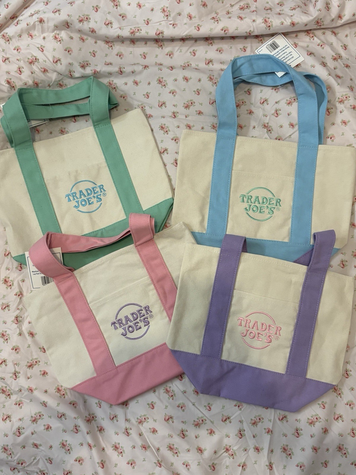 NEW!!Trade Joes (LIMITED EDITION) : Spring Mini Tote Bags 4ct (multicolor)