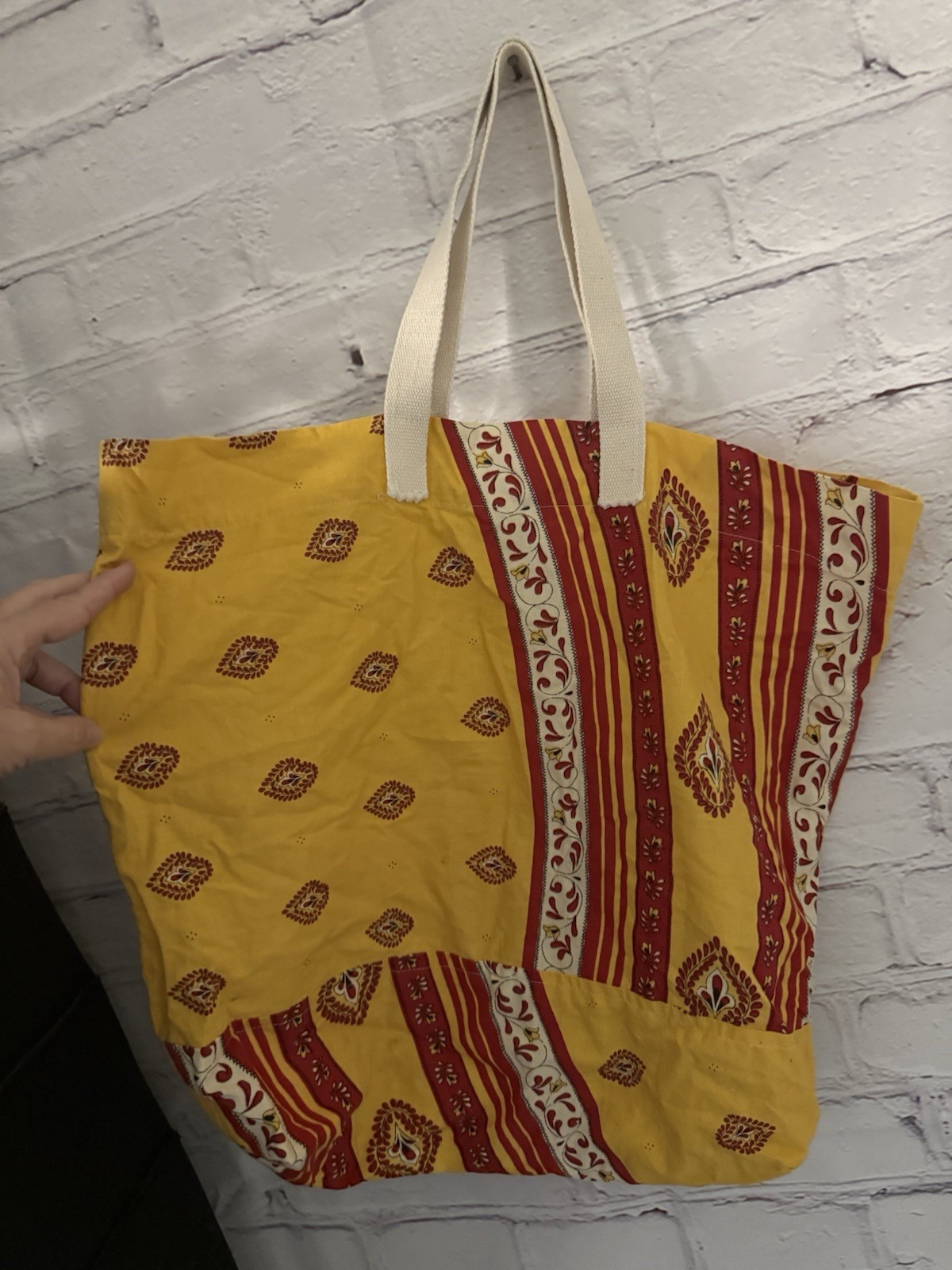 Unbranded Yellow Red Patterned Cloth Reusable Bag Approx 18″ x 15″ x 4″