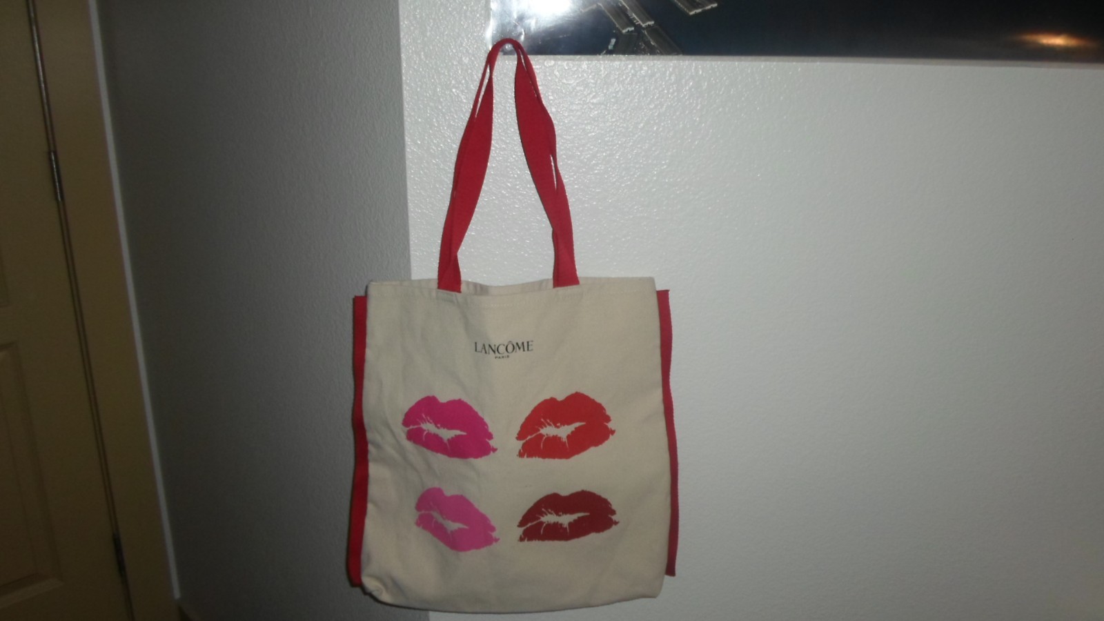 grocery bag-Fabric- LacomeParis-multicolor lips-red handles-15X15-China