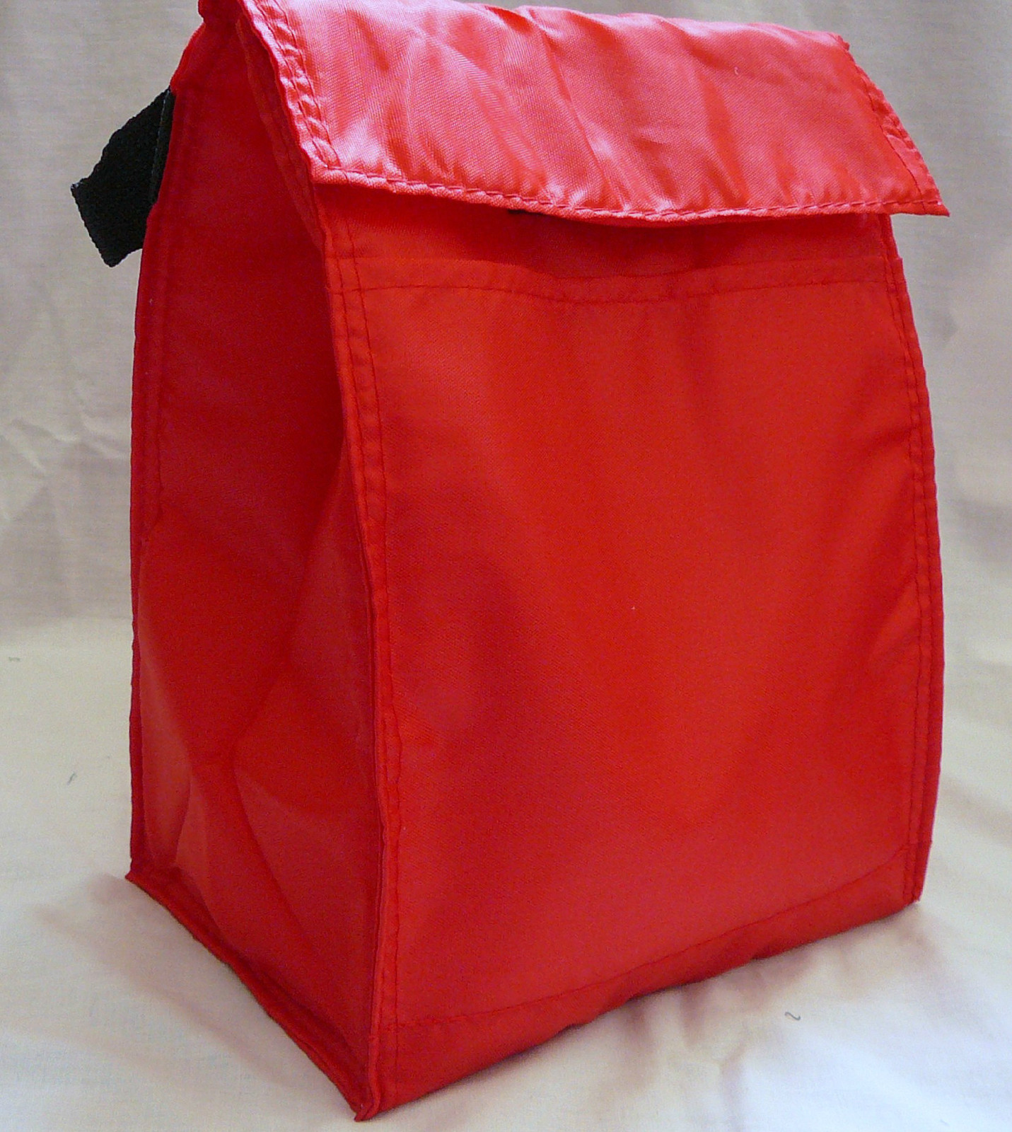 LUNCH BAG Reusable Insulated – SOLID RED – Tab Closure – Front Pocket – Handle