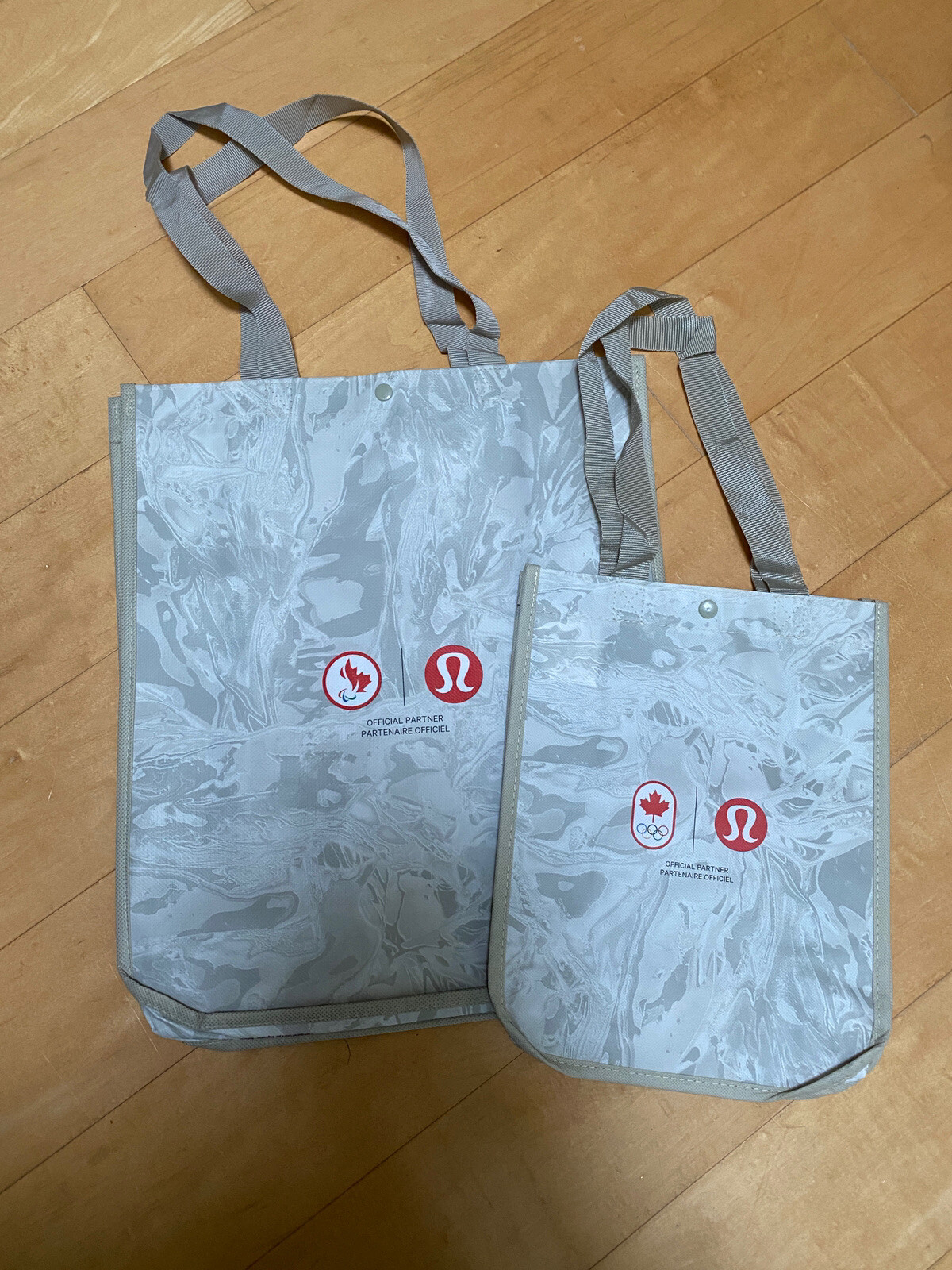 2x LULULEMON TEAM CANADA Beige Reusable Shopping Gym Lunch Bag Large AND Small