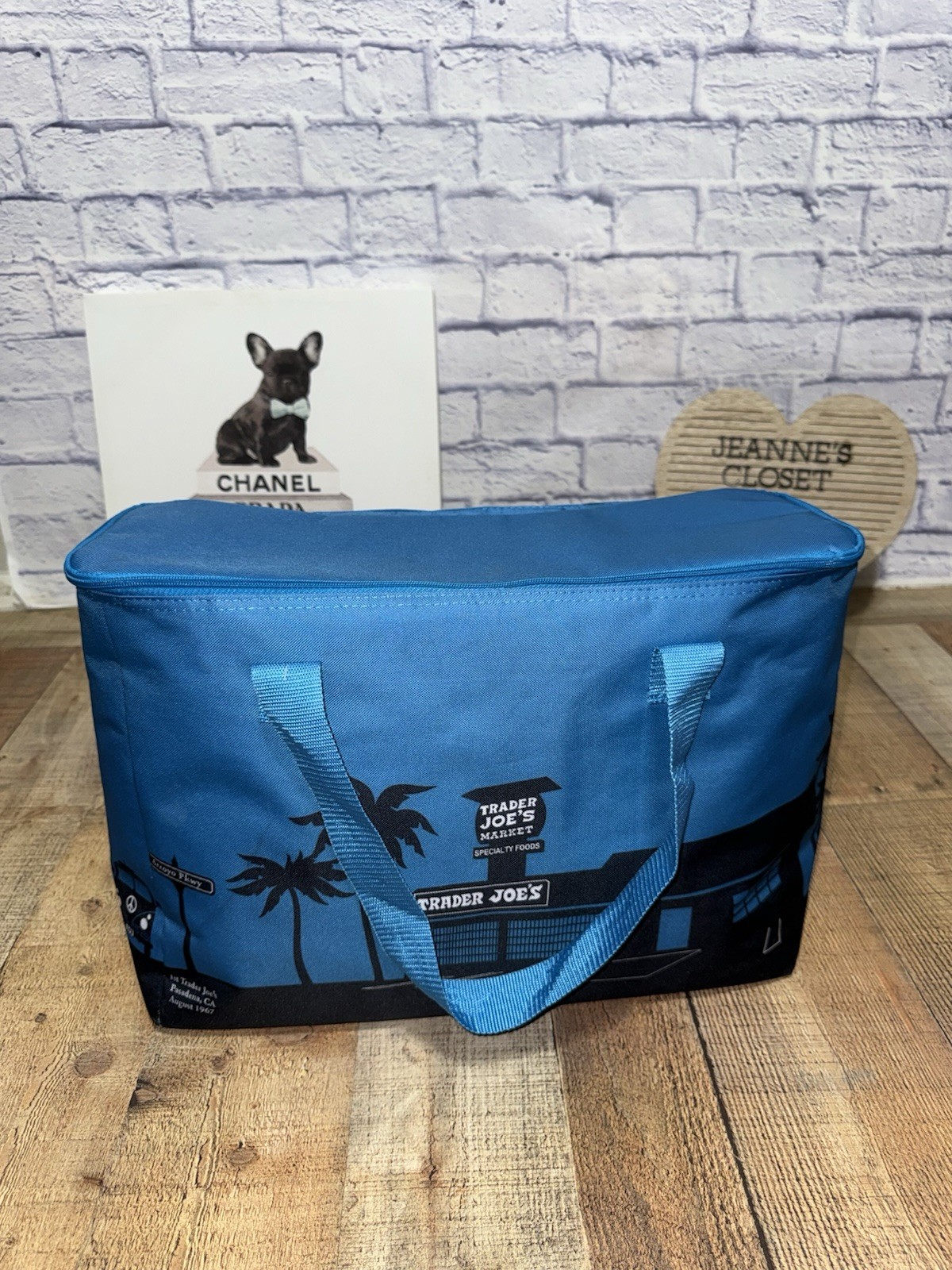 Trader Joe’s Large Insulated Cooler Tote Bag Blue Color 8 Gallon Beach Cooler