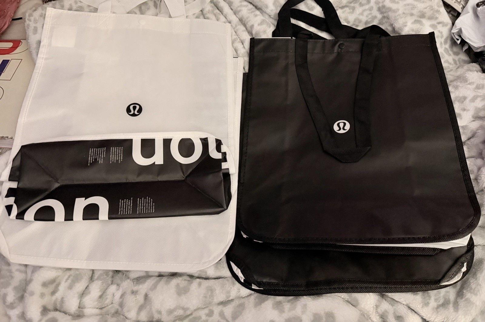 Lululemon Foldable Reusable Shopping Bags Non-Woven White Black Light Green Set