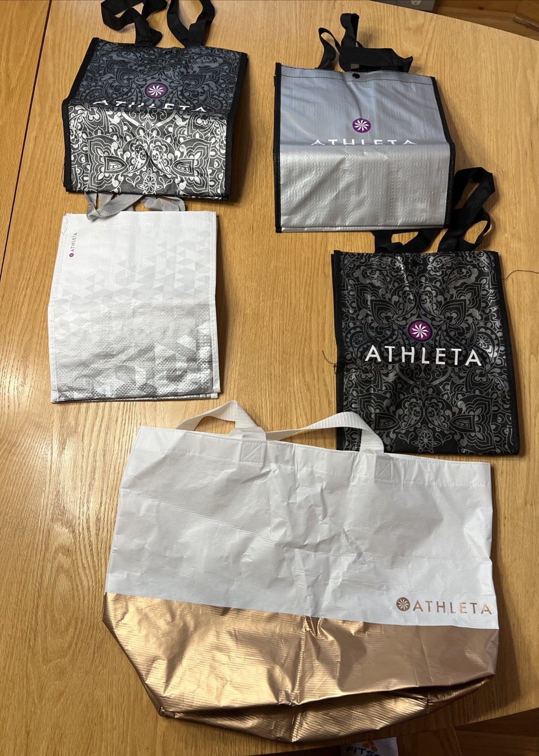 Lot of 5 Athleta Reusable Bags -medium & large