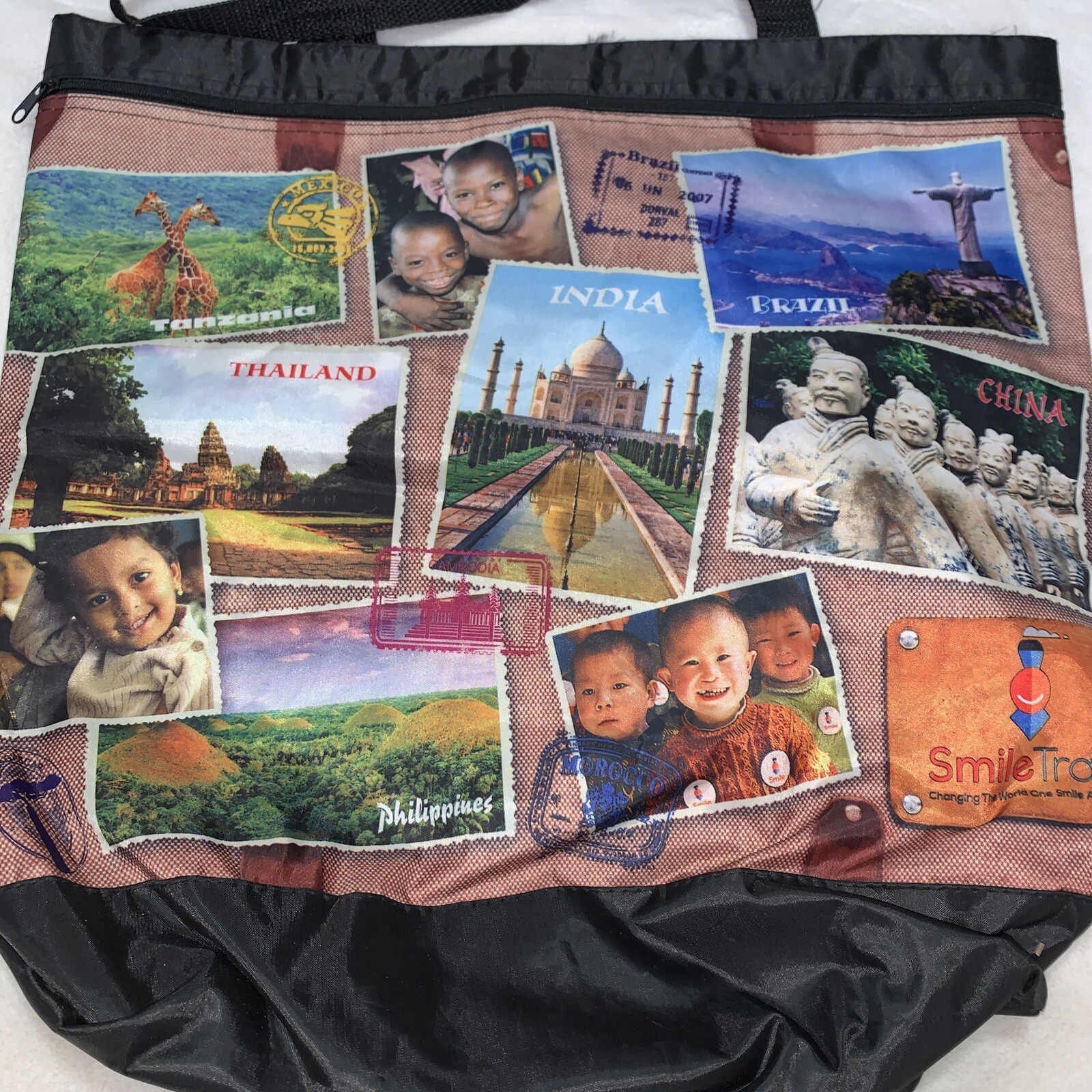 Heavy World Plastic Travel Bag w/Inside Closure, Outside Side Zipper Handles