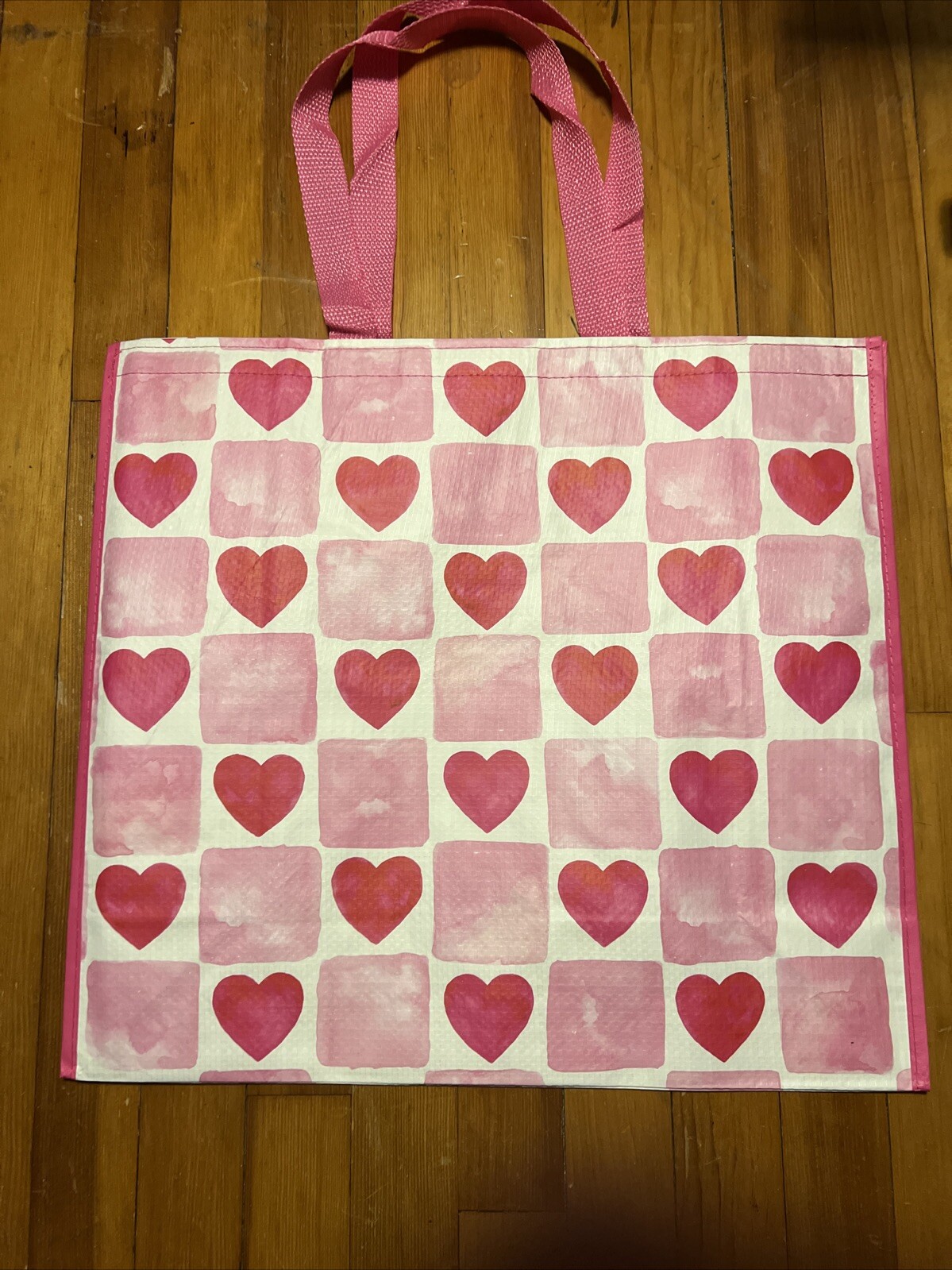 TJMaxx Shopping Bag Beautiful HEARTS ❤️ in 💖PINK 🌸 Reusable Tote Bag HAPPY