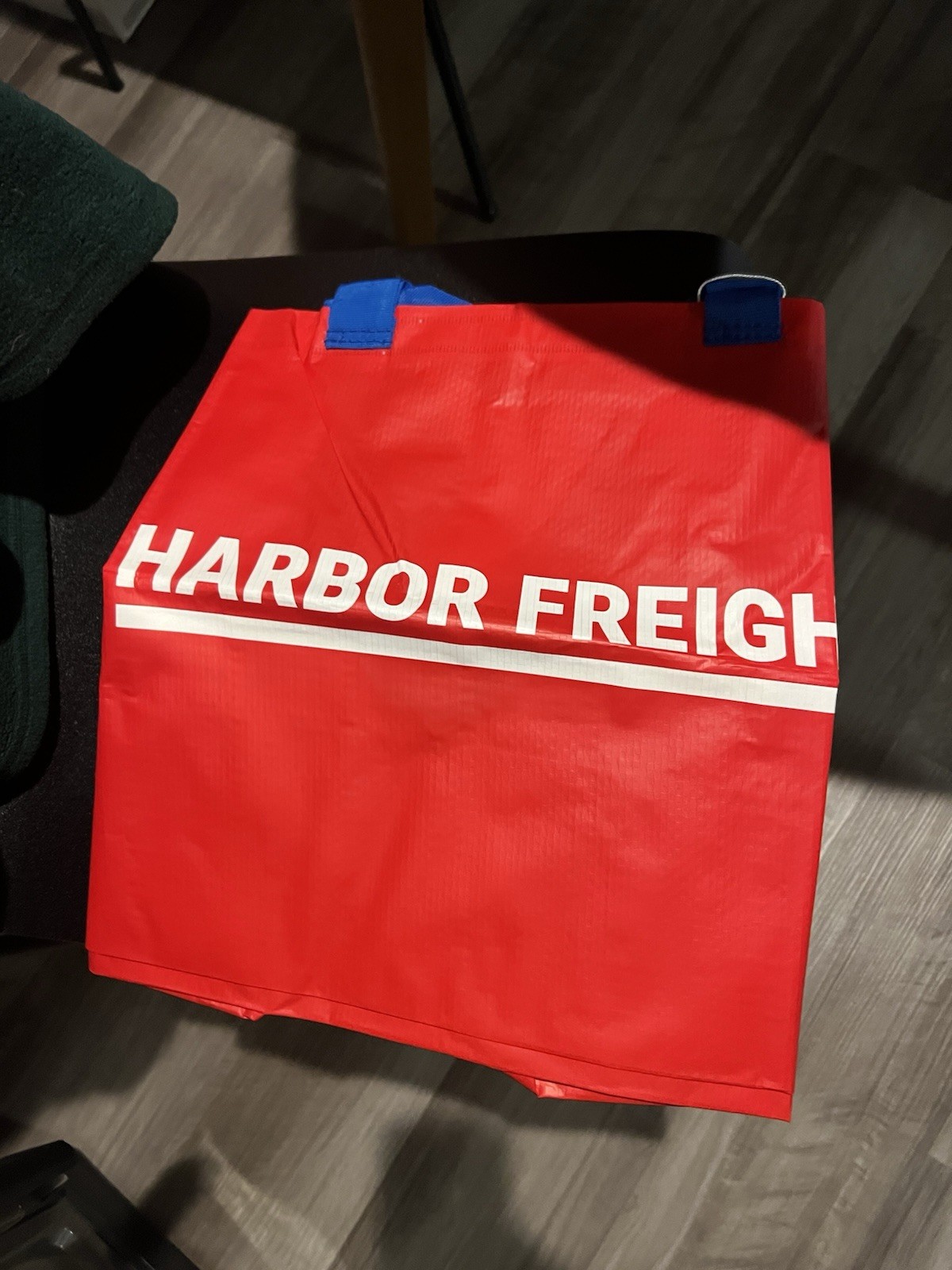 Harbor Freight Bag XXL, Red 21 ¾x14 ½x13 ¾ “/19 gallon, 55 lb. NEW. Empty Bag.